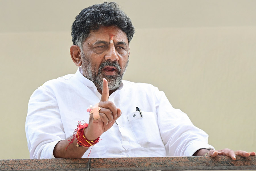 https://salarnews.in/public/uploads/images/newsimages/maannewsimage19062024_221441_dk shivakumar1.jpg